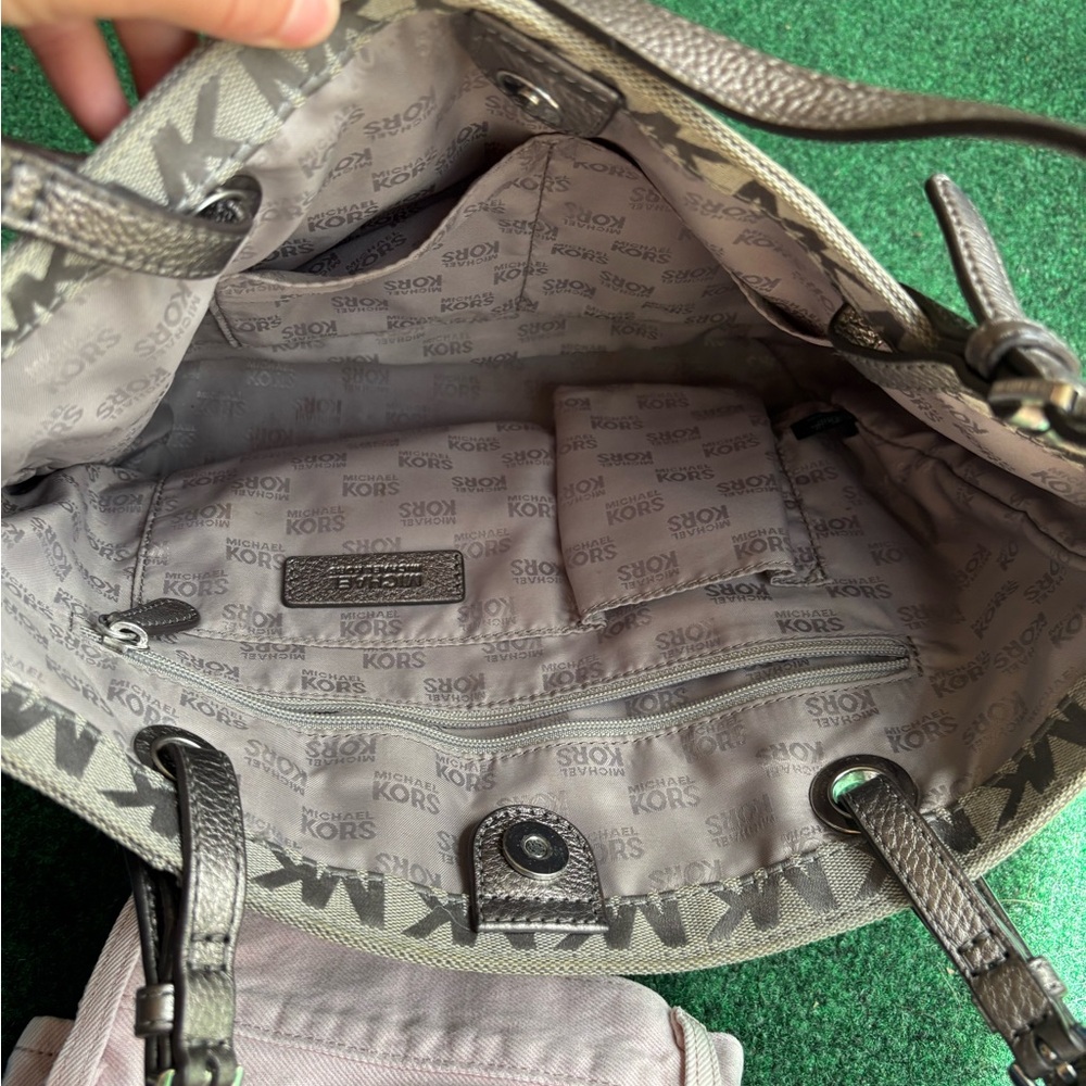 Purse - Picture 3 of 3